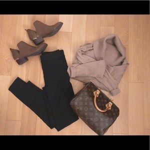 Banana Republic Sweater (Tan Beige Size Small S) ✨